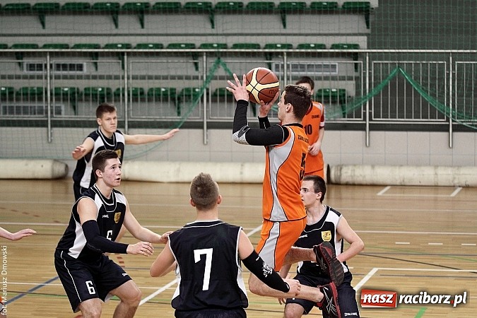 Zdjęcie w galerii na portalu naszraciborz.pl: I LO najlepsze w koszykówce chłopców wiadomości z regionu