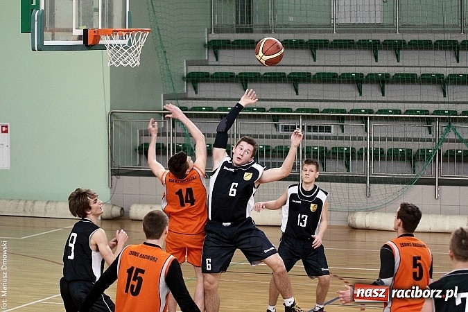 Zdjęcie w galerii na portalu naszraciborz.pl: I LO najlepsze w koszykówce chłopców wiadomości z regionu