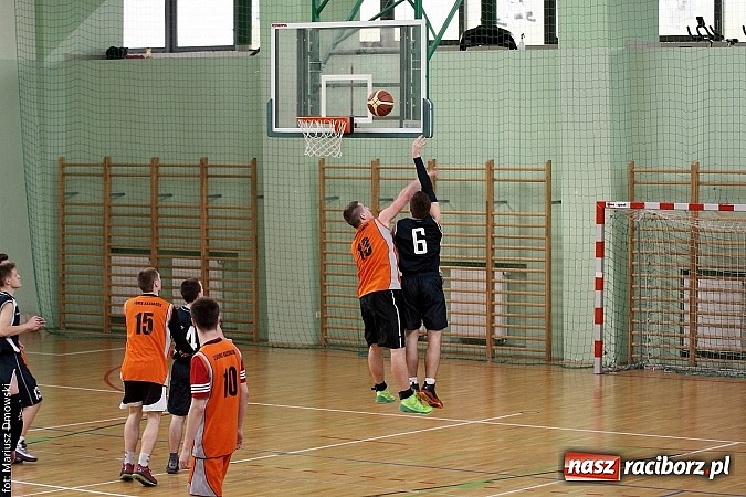 Zdjęcie w galerii na portalu naszraciborz.pl: I LO najlepsze w koszykówce chłopców wiadomości z regionu