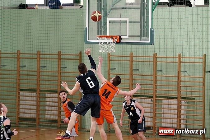 Zdjęcie w galerii na portalu naszraciborz.pl: I LO najlepsze w koszykówce chłopców wiadomości z regionu
