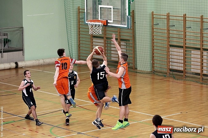Zdjęcie w galerii na portalu naszraciborz.pl: I LO najlepsze w koszykówce chłopców wiadomości z regionu