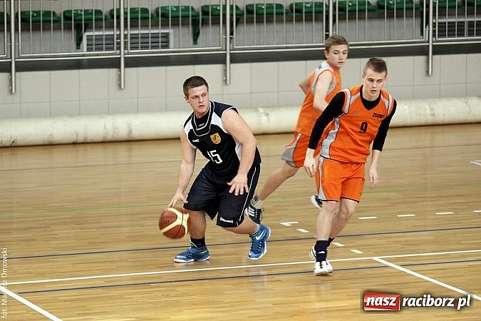 Zdjęcie w galerii na portalu naszraciborz.pl: I LO najlepsze w koszykówce chłopców wiadomości z regionu