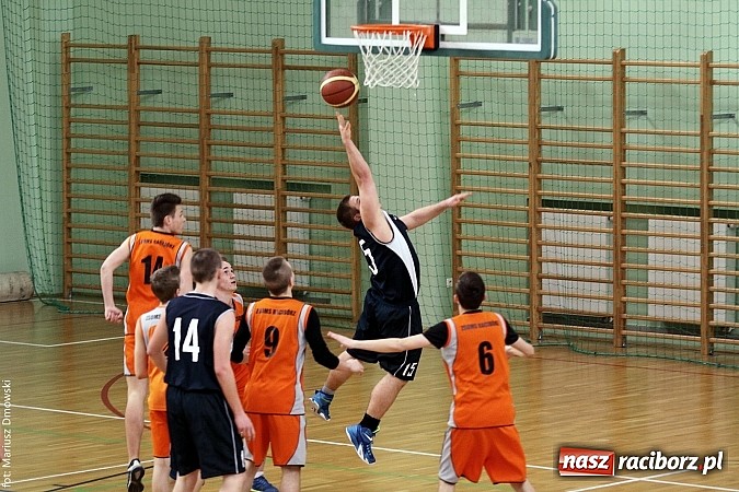 Zdjęcie w galerii na portalu naszraciborz.pl: I LO najlepsze w koszykówce chłopców wiadomości z regionu
