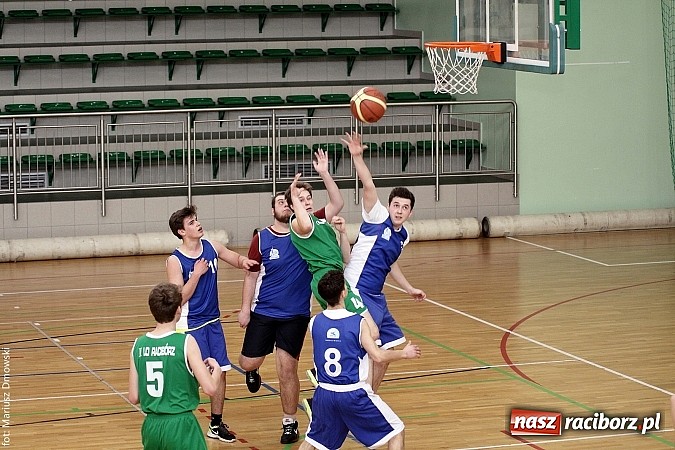 Zdjęcie w galerii na portalu naszraciborz.pl: I LO najlepsze w koszykówce chłopców wiadomości z regionu