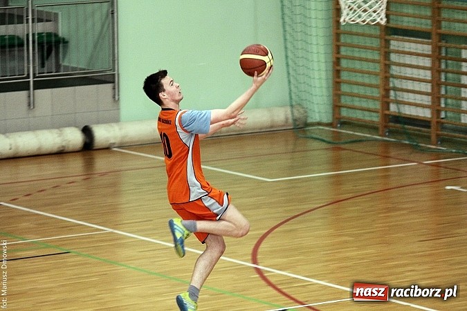 Zdjęcie w galerii na portalu naszraciborz.pl: I LO najlepsze w koszykówce chłopców wiadomości z regionu