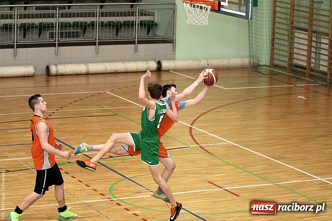 Zdjęcie w galerii na portalu naszraciborz.pl: I LO najlepsze w koszykówce chłopców wiadomości z regionu