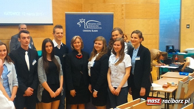 Zdjęcie w galerii na portalu naszraciborz.pl: Nikola Jureczko z Ekonomika laureatką konkursu wiedzy o podatkach wiadomości z regionu