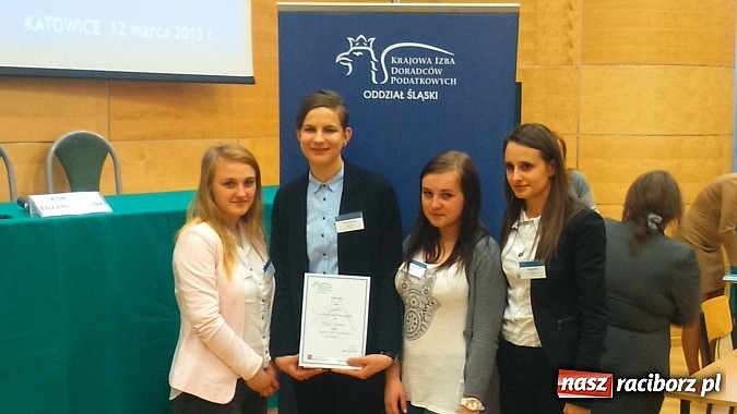 Zdjęcie w galerii na portalu naszraciborz.pl: Nikola Jureczko z Ekonomika laureatką konkursu wiedzy o podatkach wiadomości z regionu