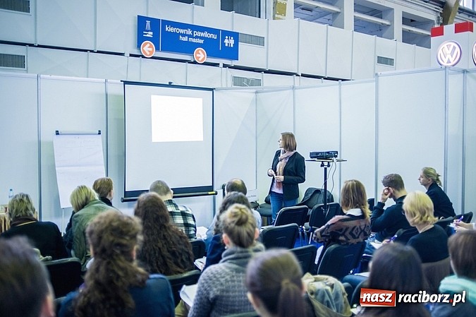 Zdjęcie w galerii na portalu naszraciborz.pl: Szybkie rekrutacje, szkolenia i debaty na targach pracy Career EXPO wiadomości z regionu