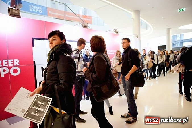 Zdjęcie w galerii na portalu naszraciborz.pl: Szybkie rekrutacje, szkolenia i debaty na targach pracy Career EXPO wiadomości z regionu