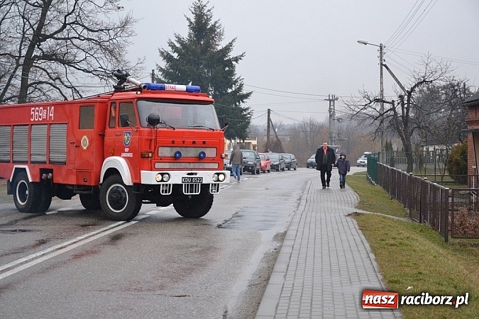 Zdjęcie w galerii na portalu naszraciborz.pl: Wyprzedzanie zakończone w rowie wiadomości z regionu