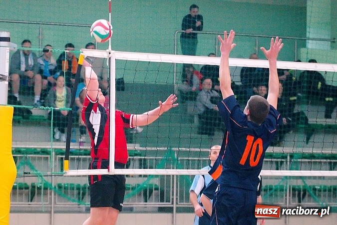 Zdjęcie w galerii na portalu naszraciborz.pl: Sobotnie emocje w siatkówce zakładów pracy. Faworyci nie zawiedli wiadomości z regionu