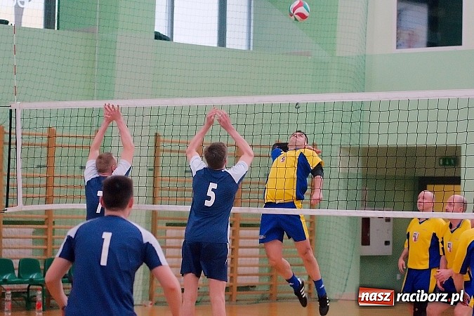 Zdjęcie w galerii na portalu naszraciborz.pl: Sobotnie emocje w siatkówce zakładów pracy. Faworyci nie zawiedli wiadomości z regionu