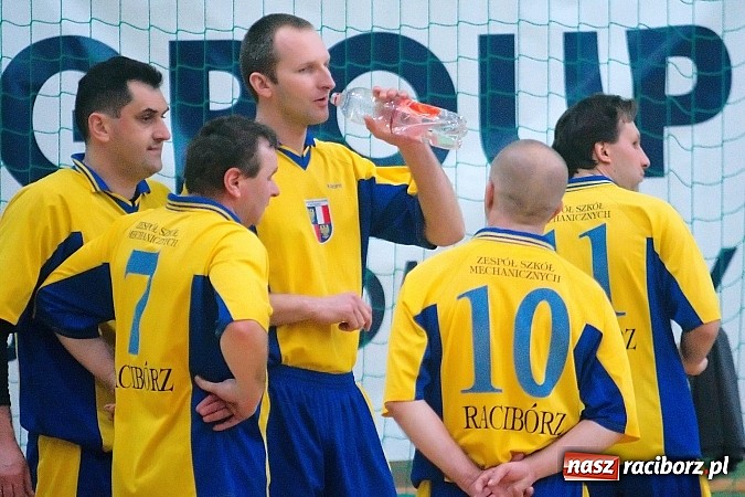 Zdjęcie w galerii na portalu naszraciborz.pl: Sobotnie emocje w siatkówce zakładów pracy. Faworyci nie zawiedli wiadomości z regionu