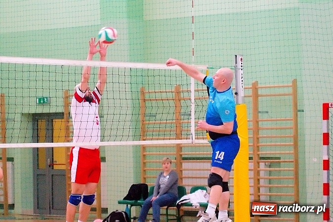Zdjęcie w galerii na portalu naszraciborz.pl: Sobotnie emocje w siatkówce zakładów pracy. Faworyci nie zawiedli wiadomości z regionu