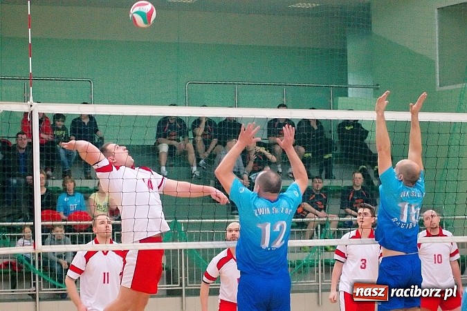 Zdjęcie w galerii na portalu naszraciborz.pl: Sobotnie emocje w siatkówce zakładów pracy. Faworyci nie zawiedli wiadomości z regionu