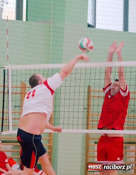 Zdjęcie w galerii na portalu naszraciborz.pl: Sobotnie emocje w siatkówce zakładów pracy. Faworyci nie zawiedli wiadomości z regionu