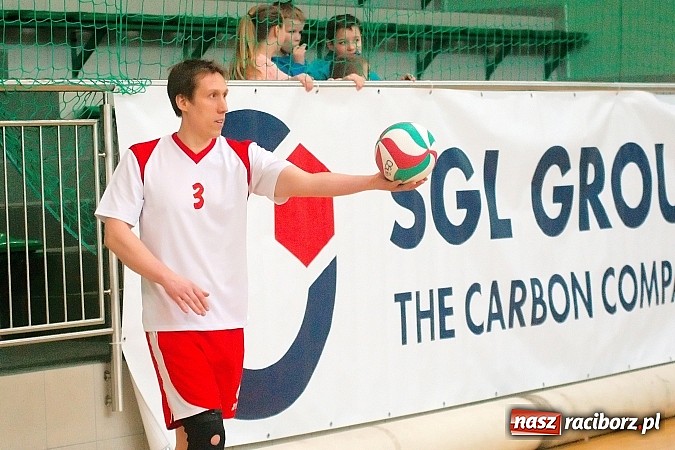 Zdjęcie w galerii na portalu naszraciborz.pl: Sobotnie emocje w siatkówce zakładów pracy. Faworyci nie zawiedli wiadomości z regionu