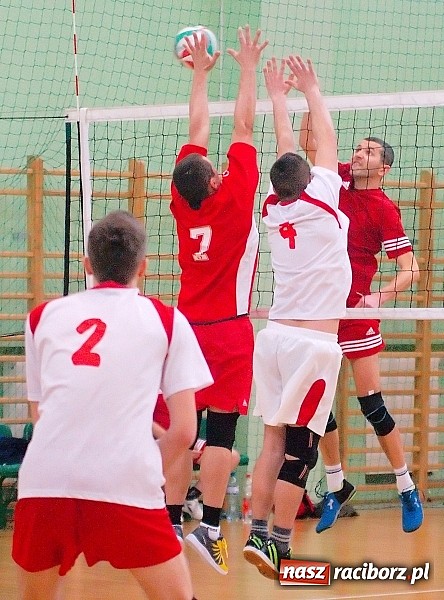 Zdjęcie w galerii na portalu naszraciborz.pl: Sobotnie emocje w siatkówce zakładów pracy. Faworyci nie zawiedli wiadomości z regionu