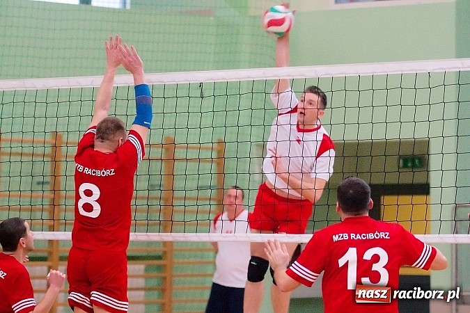 Zdjęcie w galerii na portalu naszraciborz.pl: Sobotnie emocje w siatkówce zakładów pracy. Faworyci nie zawiedli wiadomości z regionu