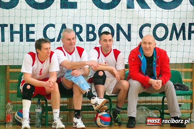 Zdjęcie w galerii na portalu naszraciborz.pl: Sobotnie emocje w siatkówce zakładów pracy. Faworyci nie zawiedli wiadomości z regionu