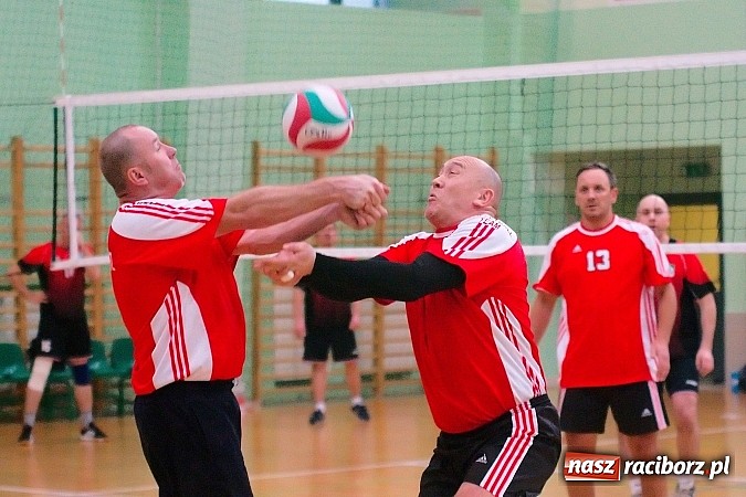 Zdjęcie w galerii na portalu naszraciborz.pl: Sobotnie emocje w siatkówce zakładów pracy. Faworyci nie zawiedli wiadomości z regionu