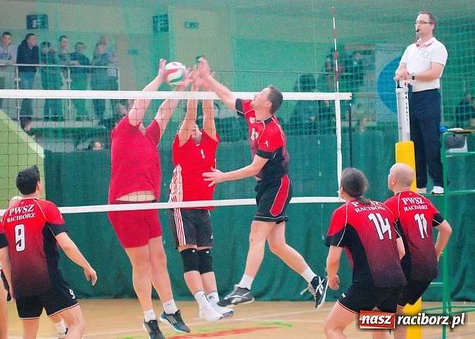 Zdjęcie w galerii na portalu naszraciborz.pl: Sobotnie emocje w siatkówce zakładów pracy. Faworyci nie zawiedli wiadomości z regionu