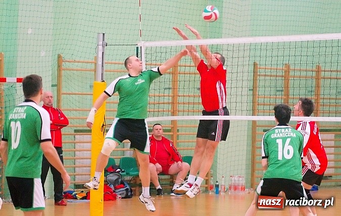 Zdjęcie w galerii na portalu naszraciborz.pl: Sobotnie emocje w siatkówce zakładów pracy. Faworyci nie zawiedli wiadomości z regionu