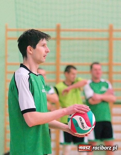 Zdjęcie w galerii na portalu naszraciborz.pl: Sobotnie emocje w siatkówce zakładów pracy. Faworyci nie zawiedli wiadomości z regionu