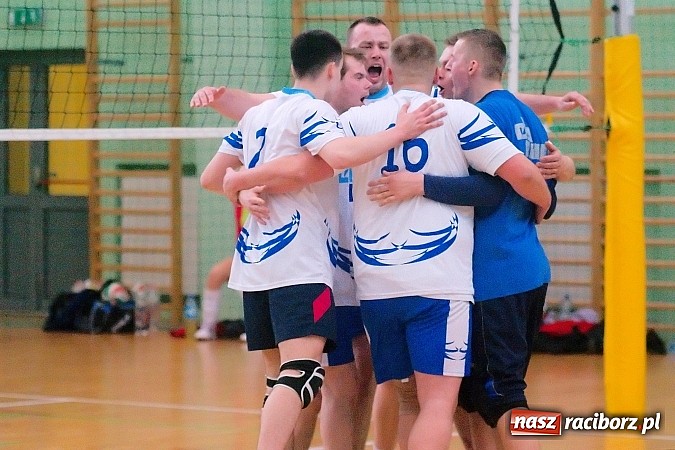 Zdjęcie w galerii na portalu naszraciborz.pl: Sobotnie emocje w siatkówce zakładów pracy. Faworyci nie zawiedli wiadomości z regionu