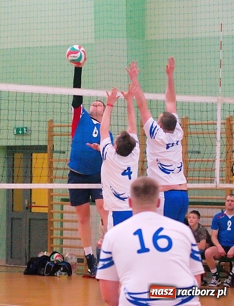 Zdjęcie w galerii na portalu naszraciborz.pl: Sobotnie emocje w siatkówce zakładów pracy. Faworyci nie zawiedli wiadomości z regionu