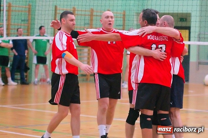 Zdjęcie w galerii na portalu naszraciborz.pl: Sobotnie emocje w siatkówce zakładów pracy. Faworyci nie zawiedli wiadomości z regionu