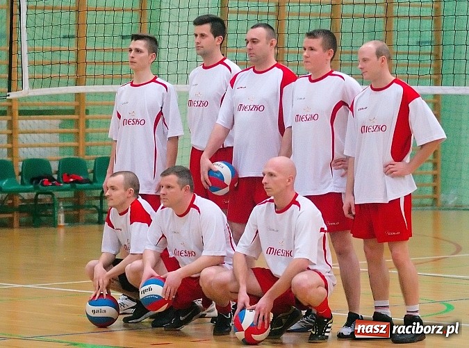 Zdjęcie w galerii na portalu naszraciborz.pl: Sobotnie emocje w siatkówce zakładów pracy. Faworyci nie zawiedli wiadomości z regionu