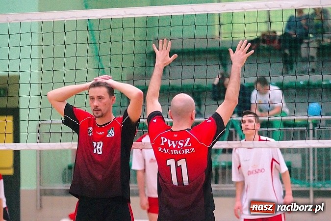 Zdjęcie w galerii na portalu naszraciborz.pl: Sobotnie emocje w siatkówce zakładów pracy. Faworyci nie zawiedli wiadomości z regionu