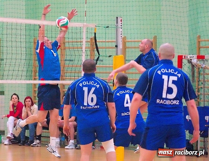 Zdjęcie w galerii na portalu naszraciborz.pl: Sobotnie emocje w siatkówce zakładów pracy. Faworyci nie zawiedli wiadomości z regionu