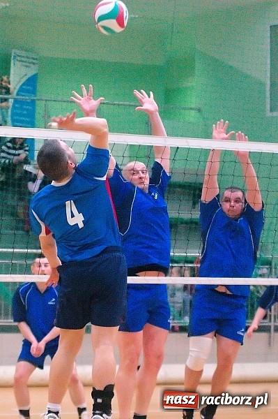 Zdjęcie w galerii na portalu naszraciborz.pl: Sobotnie emocje w siatkówce zakładów pracy. Faworyci nie zawiedli wiadomości z regionu