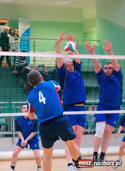 Zdjęcie w galerii na portalu naszraciborz.pl: Sobotnie emocje w siatkówce zakładów pracy. Faworyci nie zawiedli wiadomości z regionu
