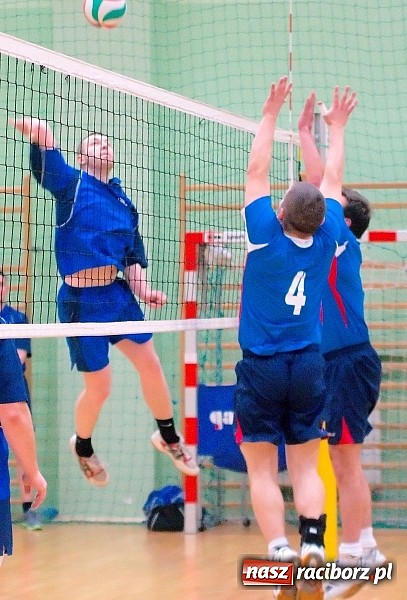 Zdjęcie w galerii na portalu naszraciborz.pl: Sobotnie emocje w siatkówce zakładów pracy. Faworyci nie zawiedli wiadomości z regionu