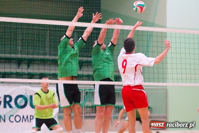 Zdjęcie w galerii na portalu naszraciborz.pl: Sobotnie emocje w siatkówce zakładów pracy. Faworyci nie zawiedli wiadomości z regionu