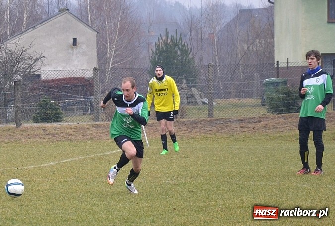 Zdjęcie w galerii na portalu naszraciborz.pl: Koziołki pożarte przez piłkarzy Wilka  wiadomości z regionu