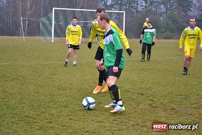 Zdjęcie w galerii na portalu naszraciborz.pl: Koziołki pożarte przez piłkarzy Wilka  wiadomości z regionu