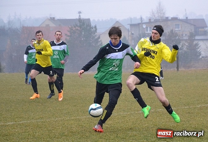 Zdjęcie w galerii na portalu naszraciborz.pl: Koziołki pożarte przez piłkarzy Wilka  wiadomości z regionu