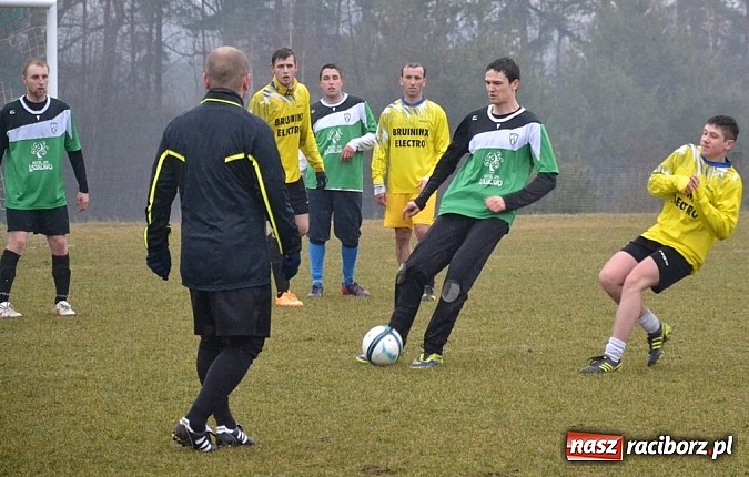 Zdjęcie w galerii na portalu naszraciborz.pl: Koziołki pożarte przez piłkarzy Wilka  wiadomości z regionu