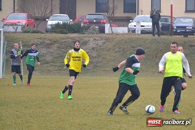 Zdjęcie w galerii na portalu naszraciborz.pl: Koziołki pożarte przez piłkarzy Wilka  wiadomości z regionu