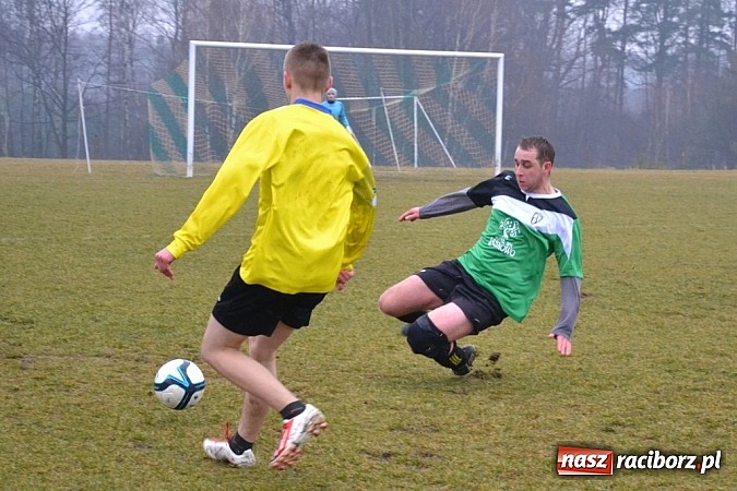 Zdjęcie w galerii na portalu naszraciborz.pl: Koziołki pożarte przez piłkarzy Wilka  wiadomości z regionu