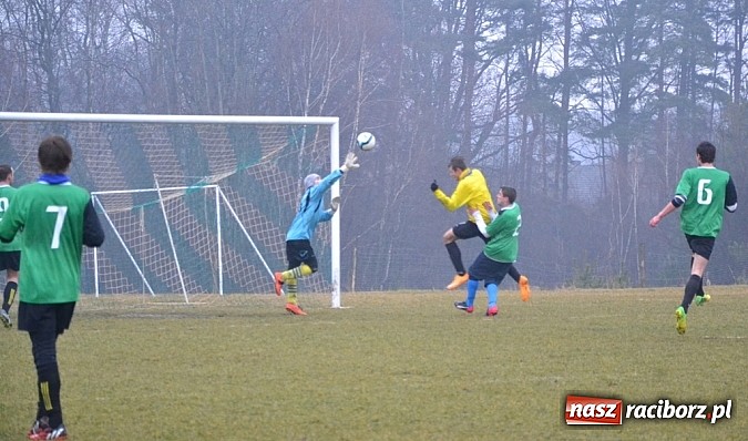 Zdjęcie w galerii na portalu naszraciborz.pl: Koziołki pożarte przez piłkarzy Wilka  wiadomości z regionu