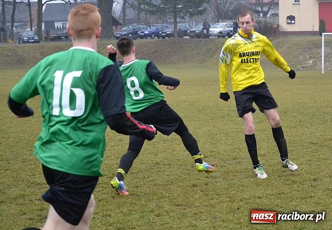 Zdjęcie w galerii na portalu naszraciborz.pl: Koziołki pożarte przez piłkarzy Wilka  wiadomości z regionu