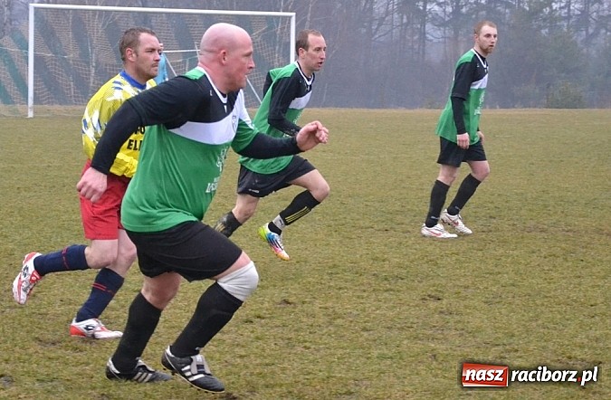 Zdjęcie w galerii na portalu naszraciborz.pl: Koziołki pożarte przez piłkarzy Wilka  wiadomości z regionu