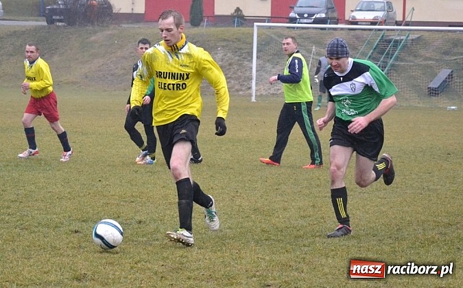 Zdjęcie w galerii na portalu naszraciborz.pl: Koziołki pożarte przez piłkarzy Wilka  wiadomości z regionu