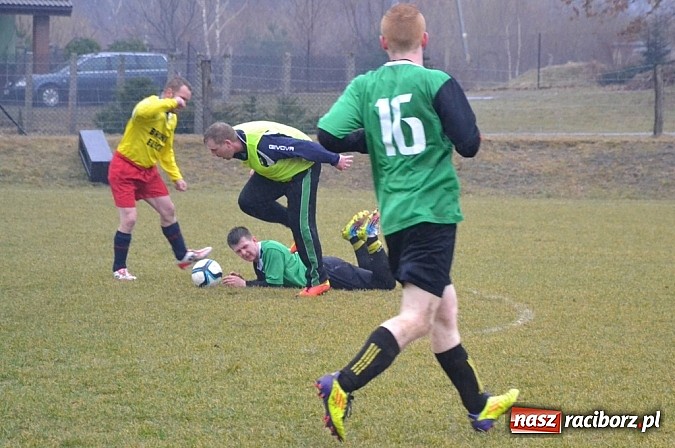 Zdjęcie w galerii na portalu naszraciborz.pl: Koziołki pożarte przez piłkarzy Wilka  wiadomości z regionu